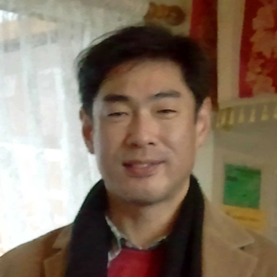 Aki Miura smiling.
